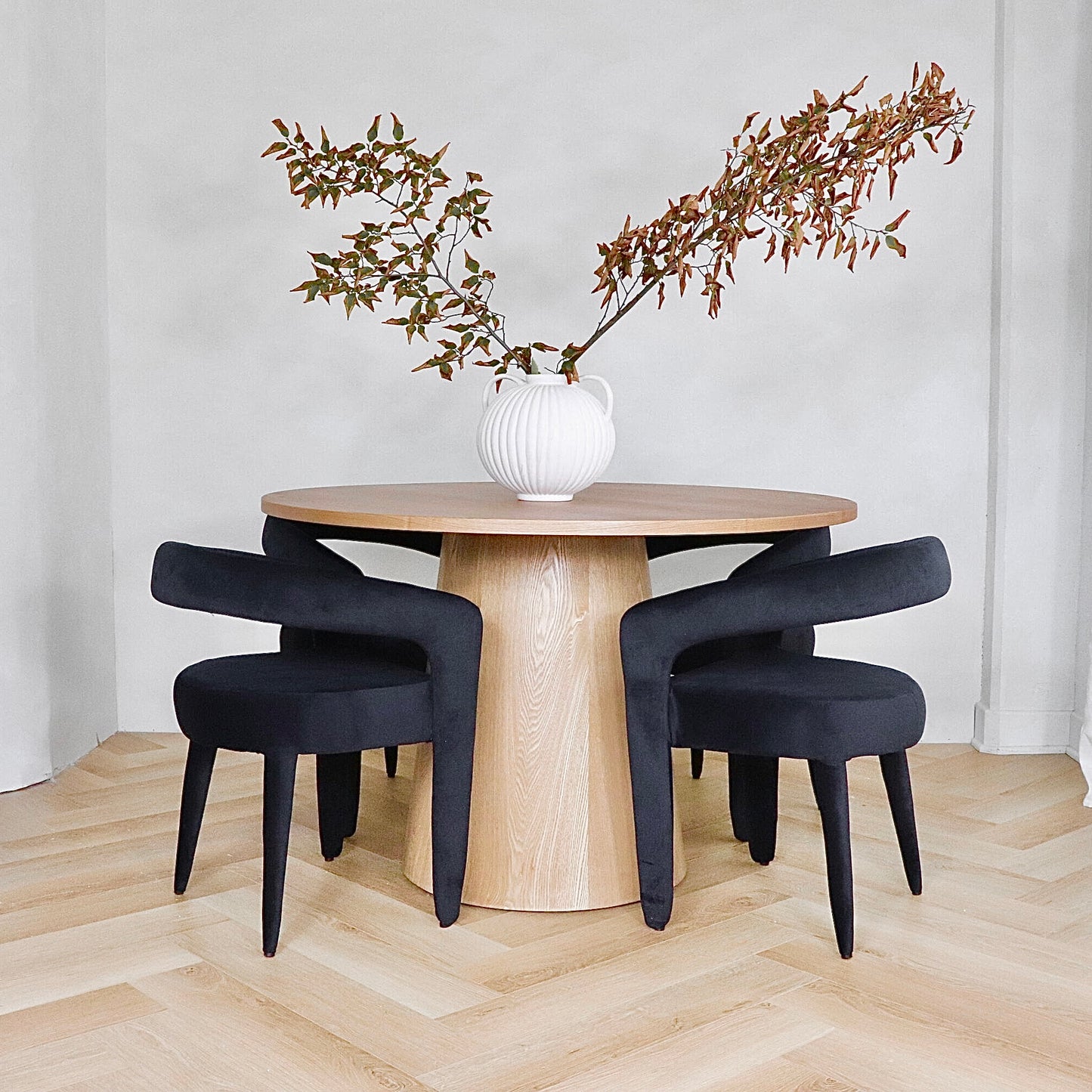 RONDA Dining Table - Oak 48"